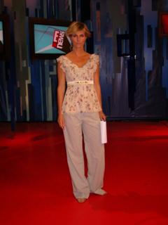Ellen Hidding feet photo 5