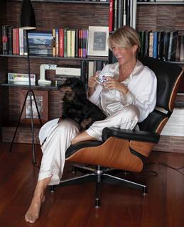Ellen Hidding feet photo 14