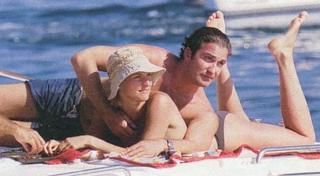 Ellen Hidding feet photo 20