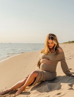 Ellen Hollman feet photo 1