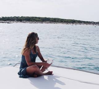 Ellen Hoog feet photo 10