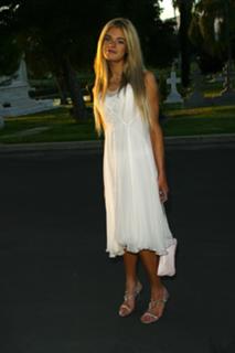Ellen Muth feet photo 1