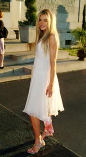 Ellen Muth feet photo 3