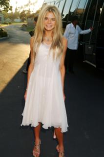 Ellen Muth feet photo 15