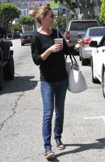 Ellen Pompeo feet photo thumbnail