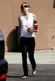 Ellen Pompeo feet photo thumbnail