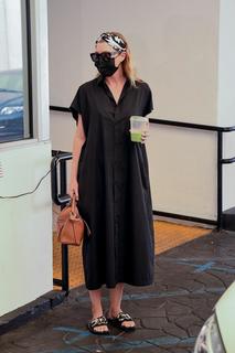 Ellen Pompeo feet photo thumbnail