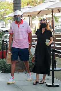 Ellen Pompeo feet photo thumbnail