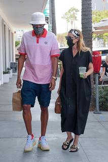 Ellen Pompeo feet photo thumbnail