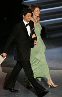 Ellen Pompeo feet photo thumbnail