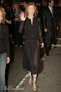 Ellen Pompeo feet photo thumbnail