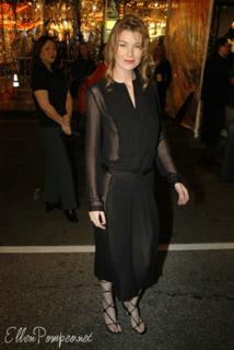 Ellen Pompeo feet photo thumbnail