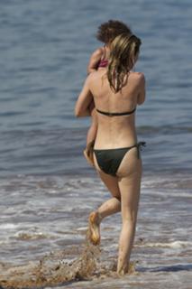 Ellen Pompeo feet photo thumbnail