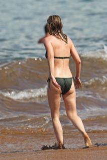Ellen Pompeo feet photo thumbnail