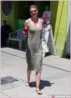 Ellen Pompeo feet photo thumbnail