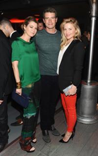 Ellen Pompeo feet photo thumbnail