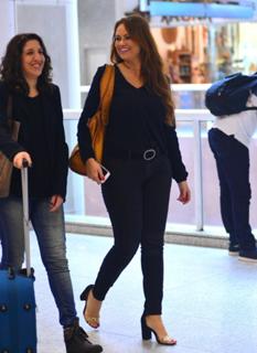 Ellen Rocche feet photo thumbnail