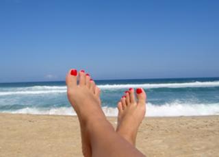 Ellen Rocche feet photo thumbnail