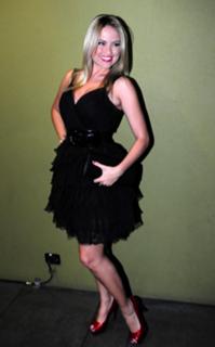 Ellen Rocche feet photo thumbnail