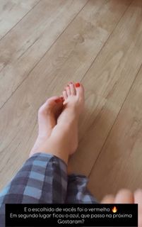 Ellen Rocche feet photo thumbnail