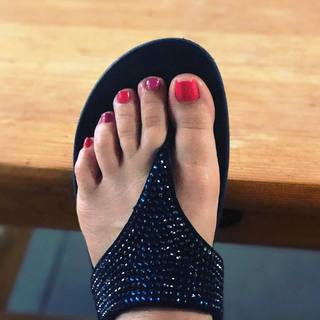 Ellen Sirot feet photo 4