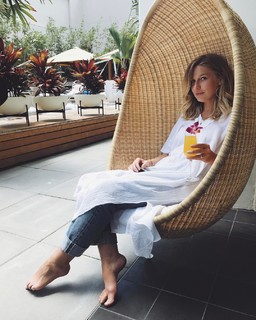 Ellen Woglom feet photo 20