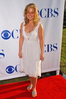 Ellen Woglom feet photo 3