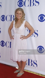 Ellen Woglom feet photo 14