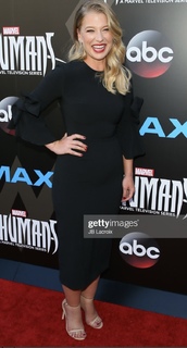 Ellen Woglom feet photo 8
