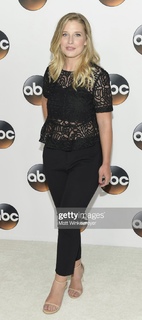 Ellen Woglom feet photo 1