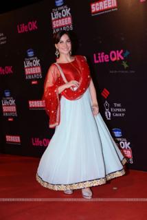 Elli Avrram feet photo thumbnail