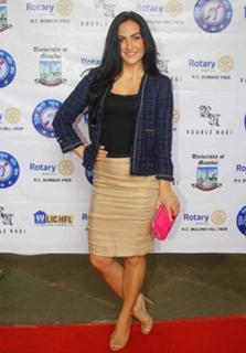 Elli Avrram feet photo thumbnail