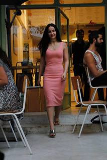 Elli Avrram feet photo thumbnail
