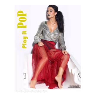 Elli Avrram feet photo thumbnail