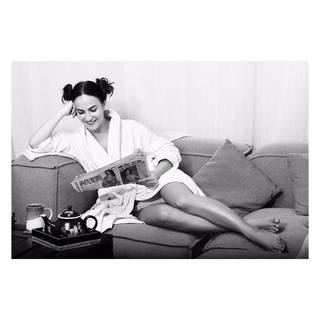 Elli Avrram feet photo thumbnail