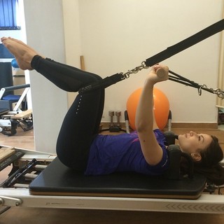 Elli Avrram feet photo thumbnail