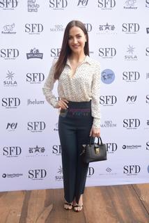 Elli Avrram feet photo thumbnail