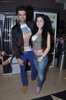 Elli Avrram feet photo thumbnail