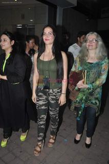 Elli Avrram feet photo thumbnail