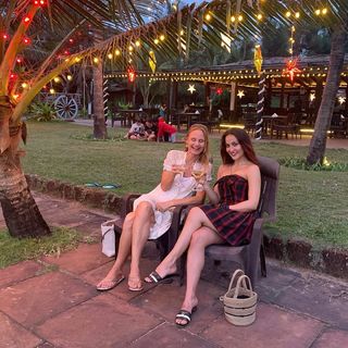 Elli Avrram feet photo thumbnail