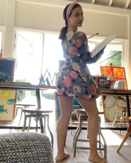 Elli Avrram feet photo thumbnail