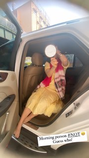 Elli Avrram feet photo thumbnail