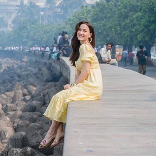 Elli Avrram feet photo thumbnail