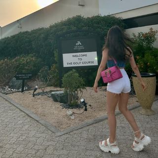 Elli Avrram feet photo thumbnail