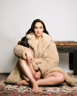 Elli Avrram feet photo thumbnail