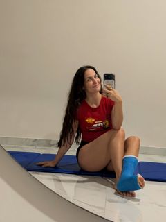 Elli Avrram feet photo 2