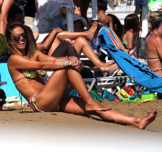 Elli Kokkinou feet photo thumbnail