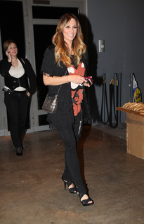 Elli Kokkinou feet photo thumbnail