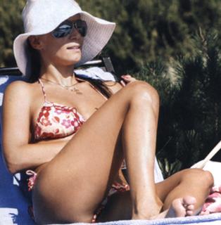 Elli Kokkinou feet photo thumbnail