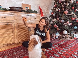 Elli Kokkinou feet photo thumbnail